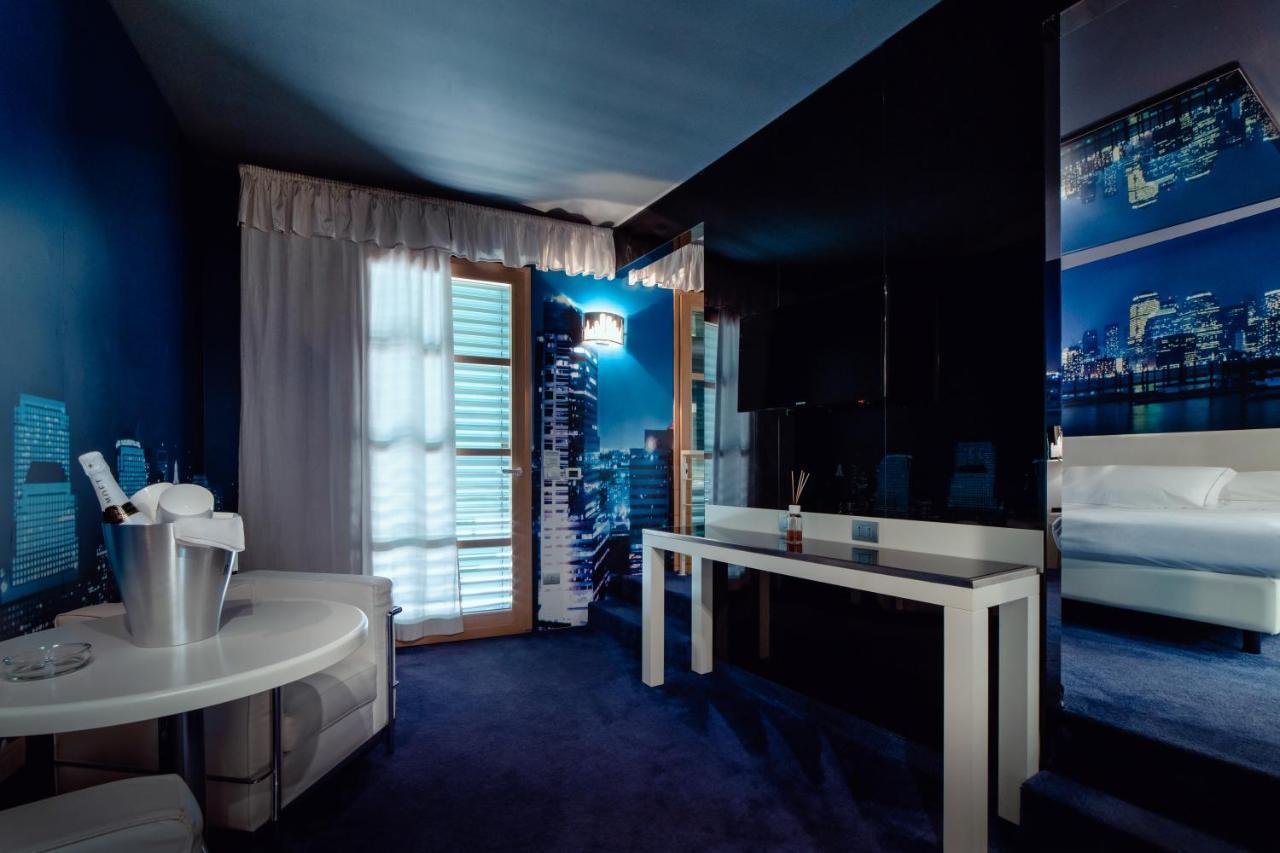Motel Hotel Piranha 카메리아노 외부 사진