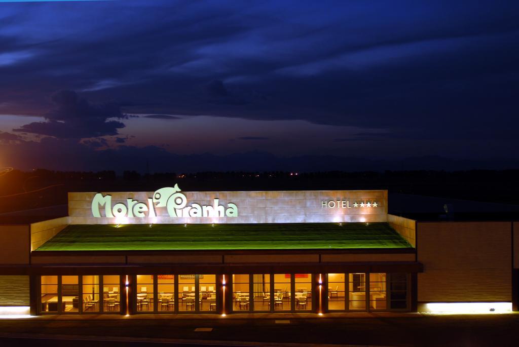 Motel Hotel Piranha 카메리아노 외부 사진