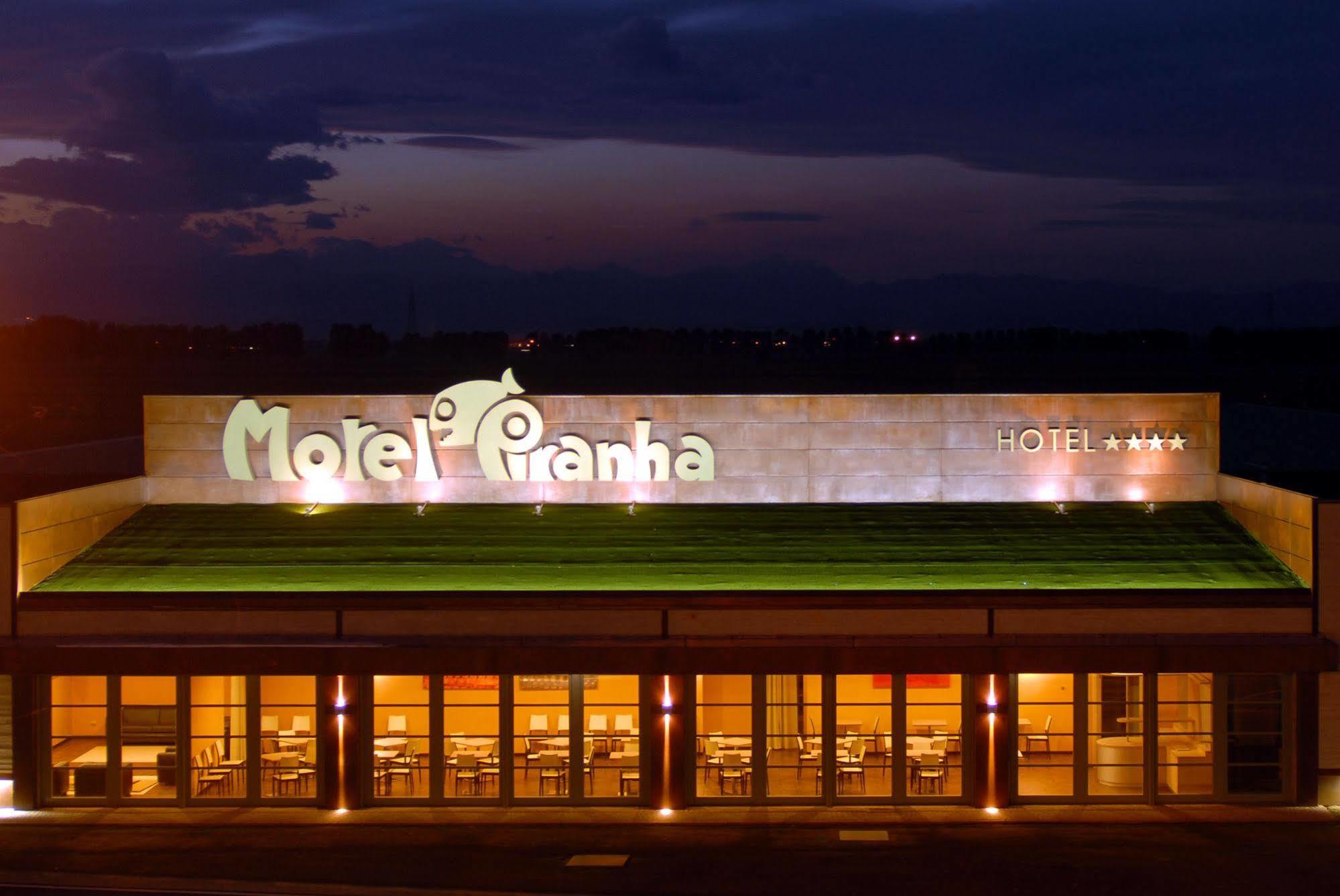 Motel Hotel Piranha 카메리아노 외부 사진